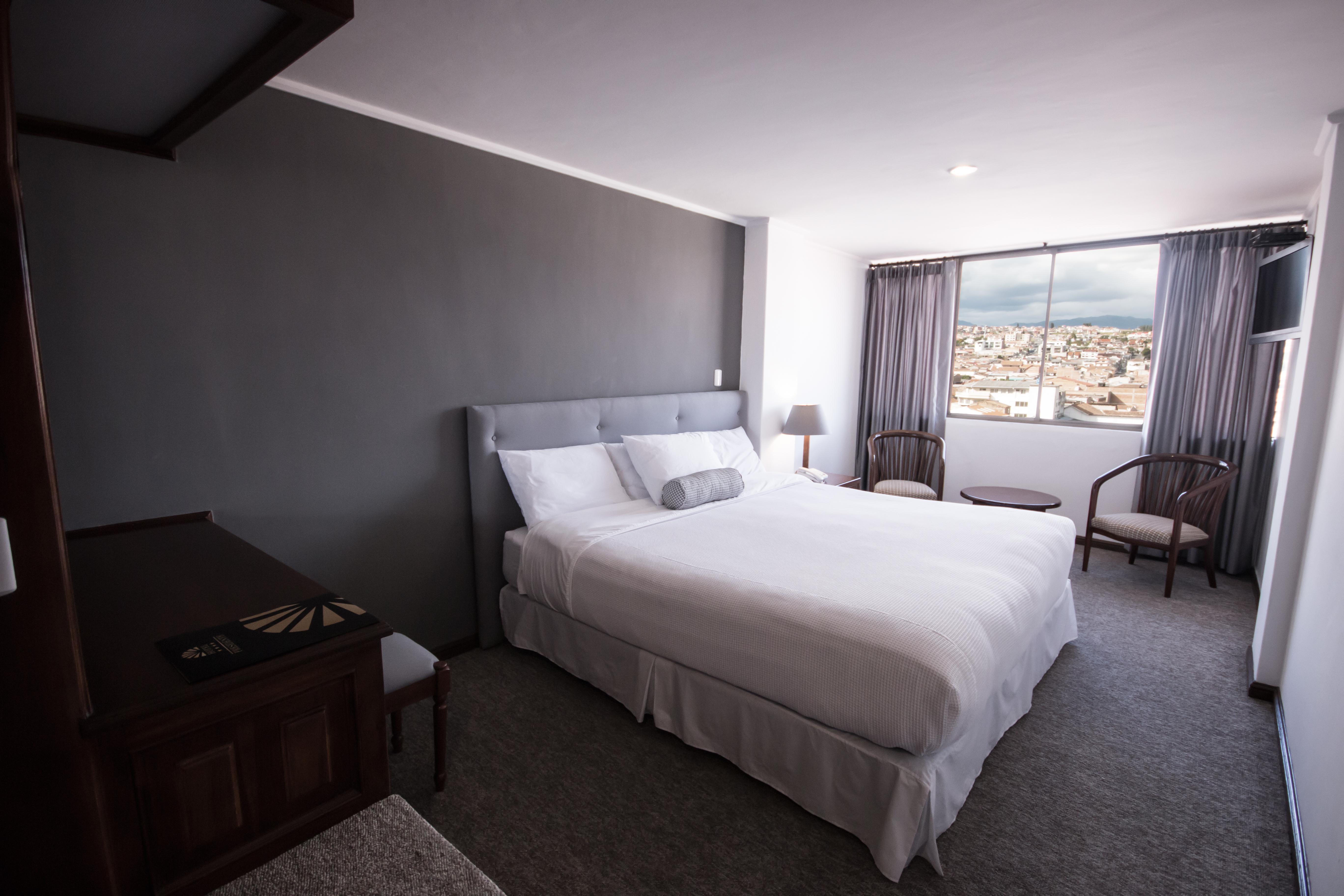 Hotel Presidente Cuenca Esterno foto