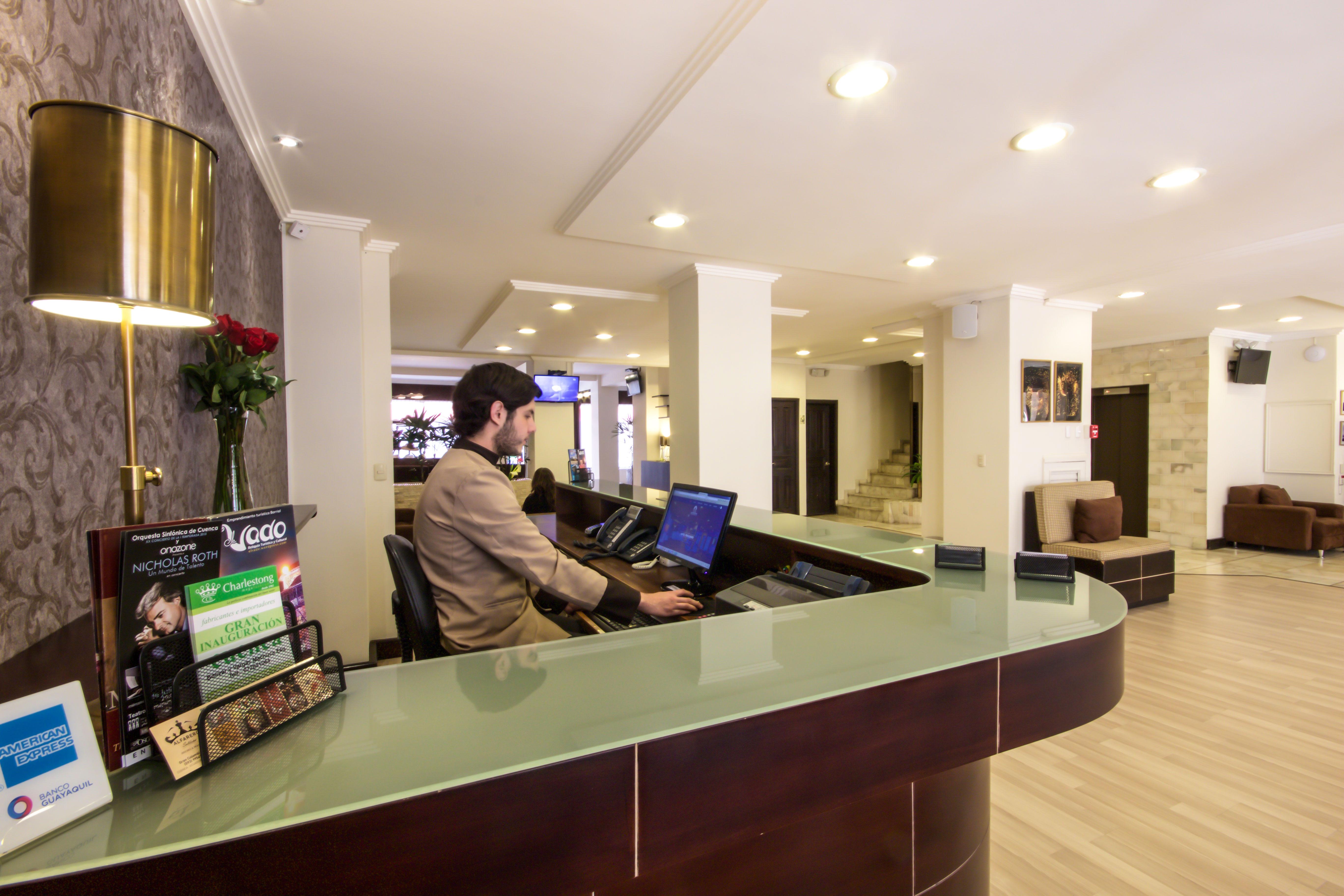 Hotel Presidente Cuenca Esterno foto