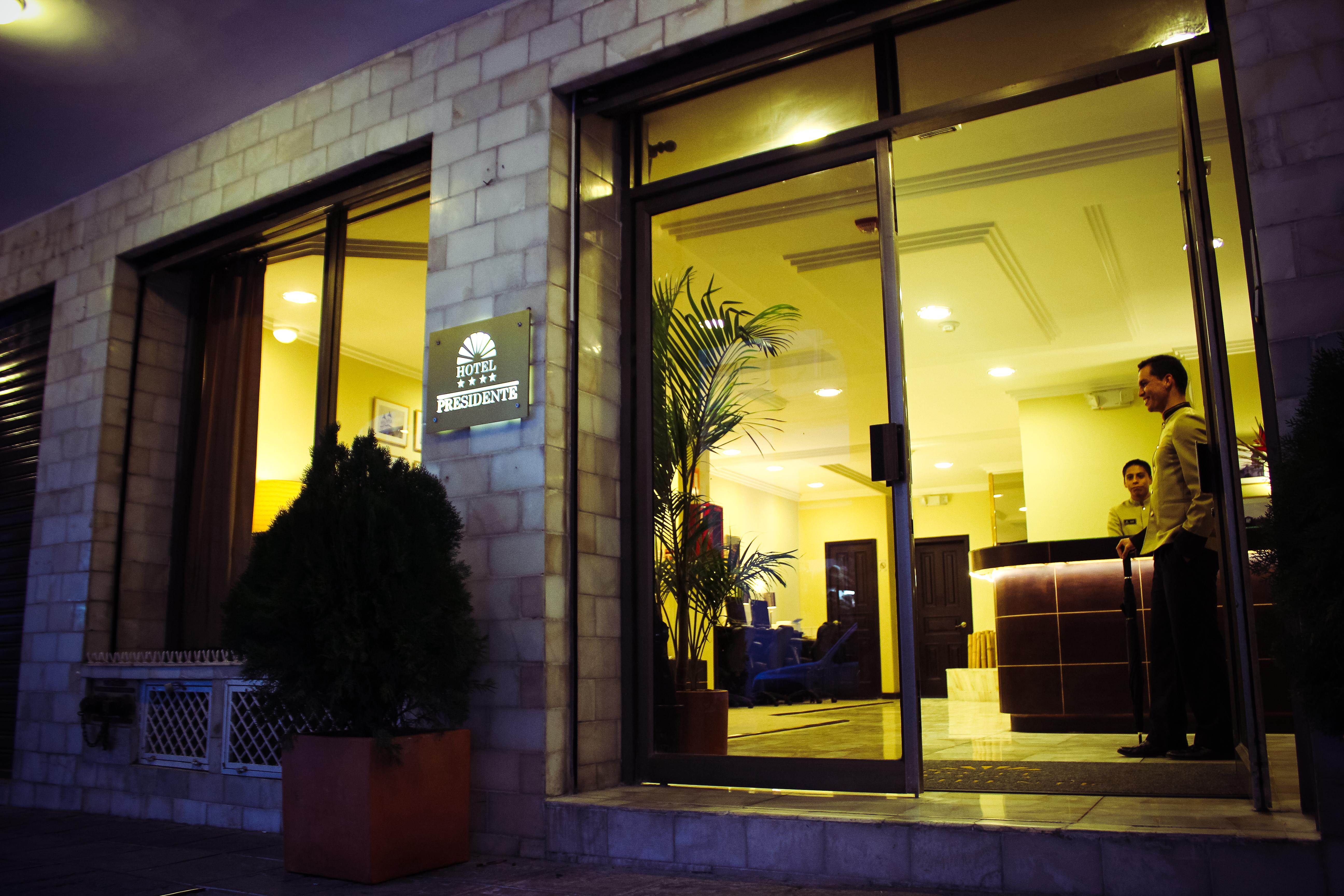 Hotel Presidente Cuenca Esterno foto
