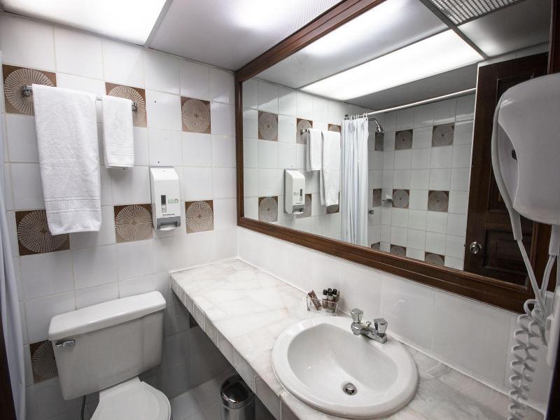 Hotel Presidente Cuenca Esterno foto