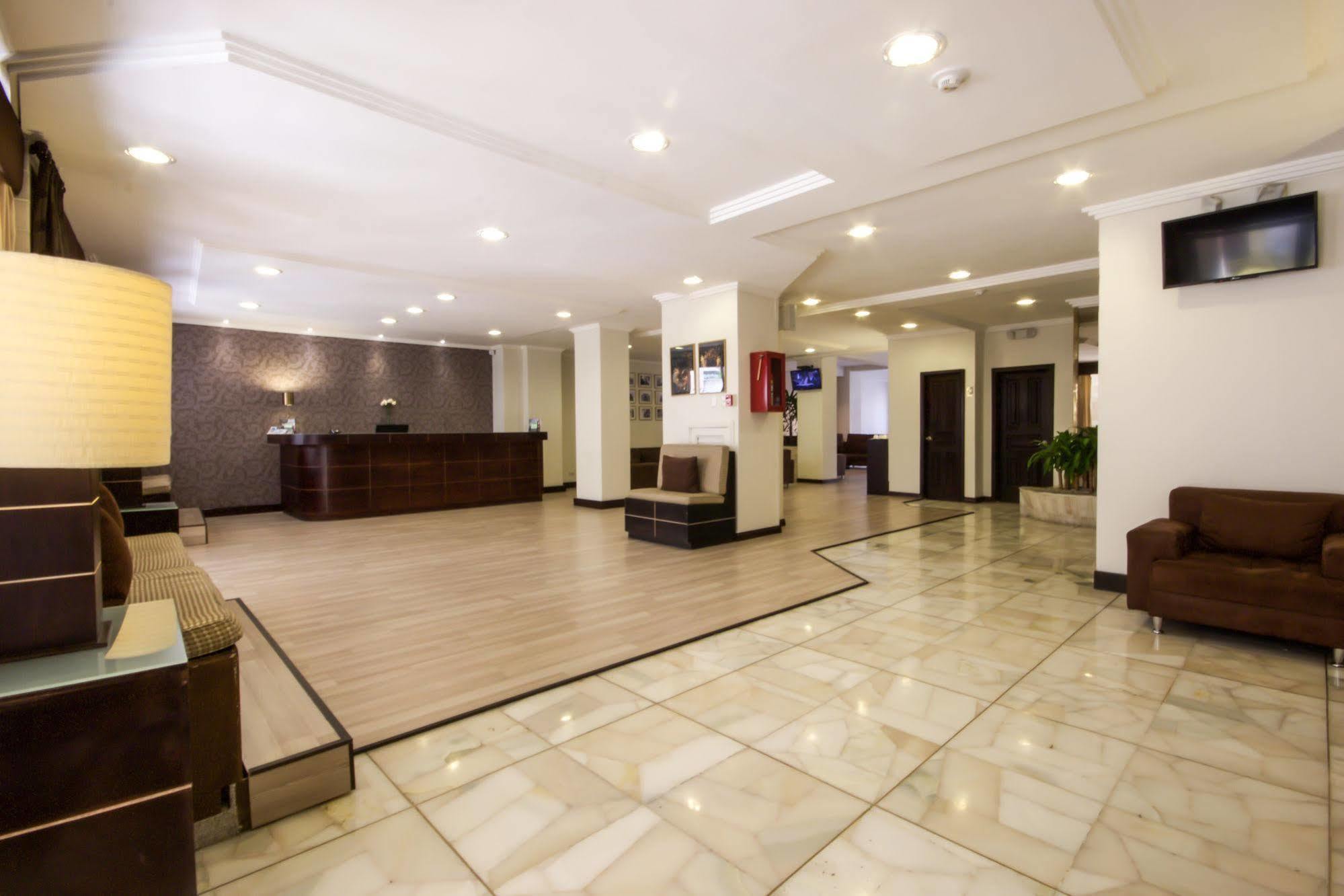 Hotel Presidente Cuenca Esterno foto
