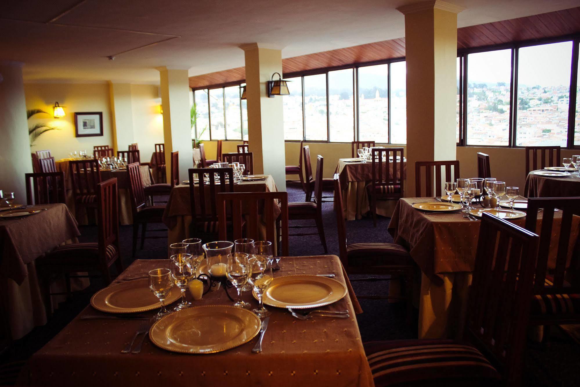Hotel Presidente Cuenca Esterno foto