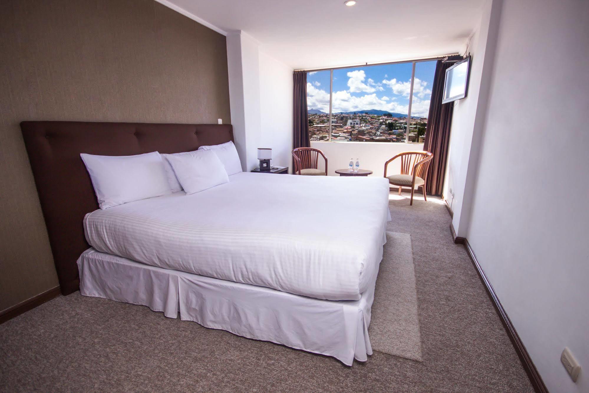 Hotel Presidente Cuenca Esterno foto