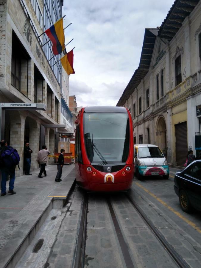 Hotel Presidente Cuenca Esterno foto